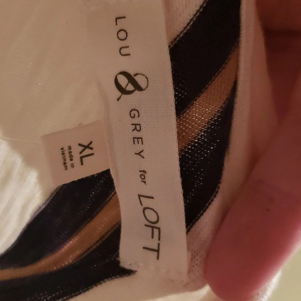Lou and grey by loft t shirt XL - Picture 4 of 6